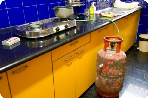 If You Are Using Gas To Cook, Take Note Of These 5 Things To Save Your Life
