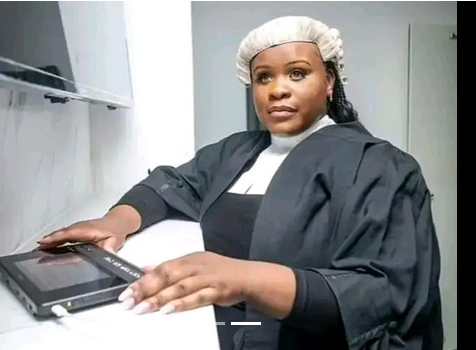 23-year-old Woman Becomes Uk's First Blind Black Barrister